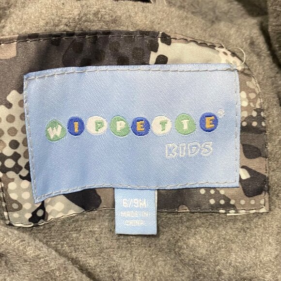 Wippette Baby Boys Camo Snowsuit W/ Hood Fur Trim & Footed Design Size 6-9 Month - Picture 9 of 10